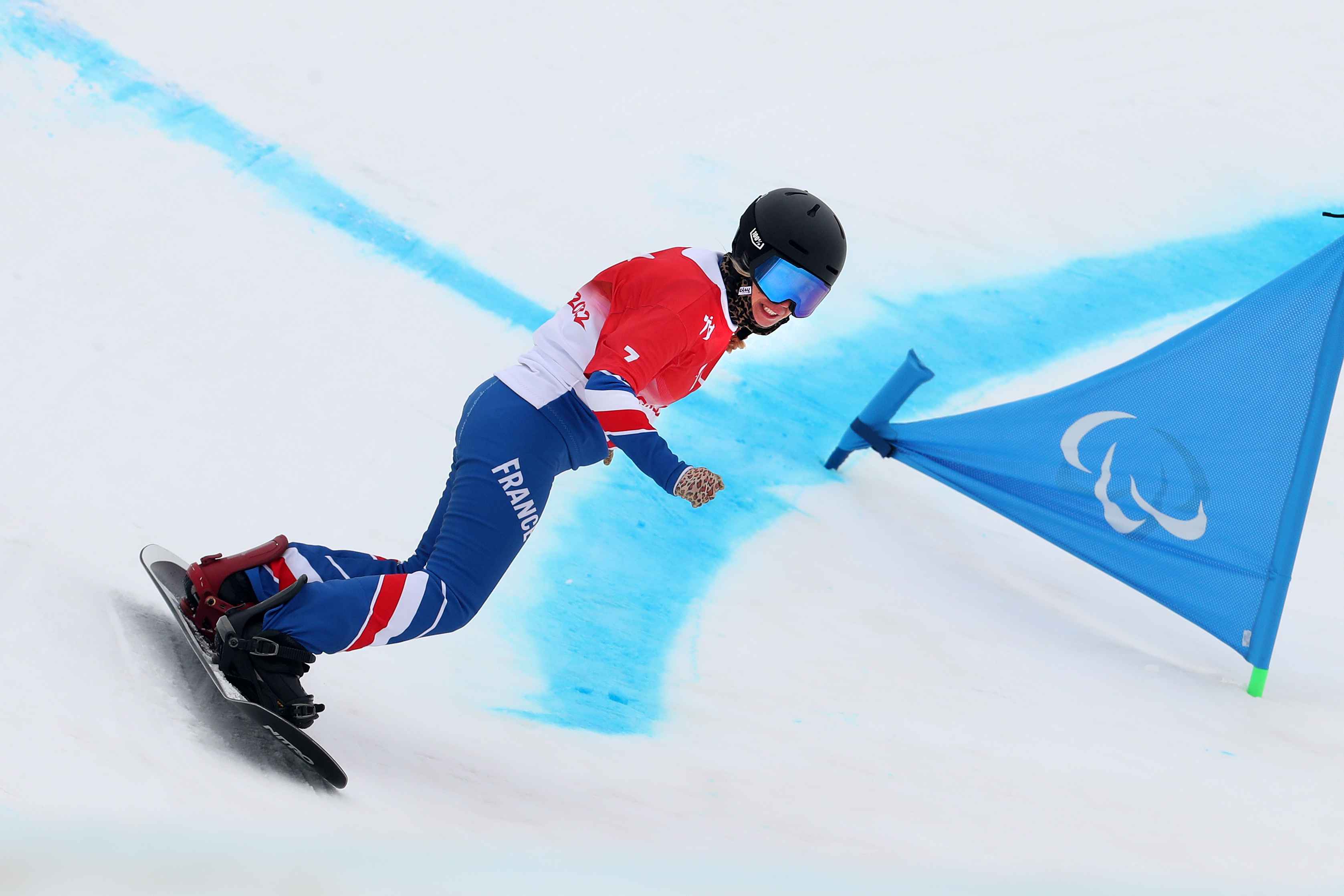 Cécile Hernandez Snowboard Banked