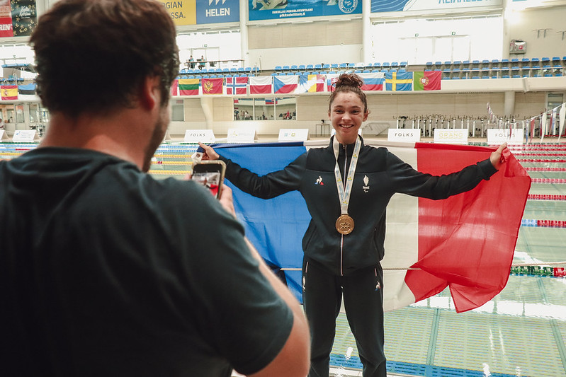 52189560515 E5ed444d5e C