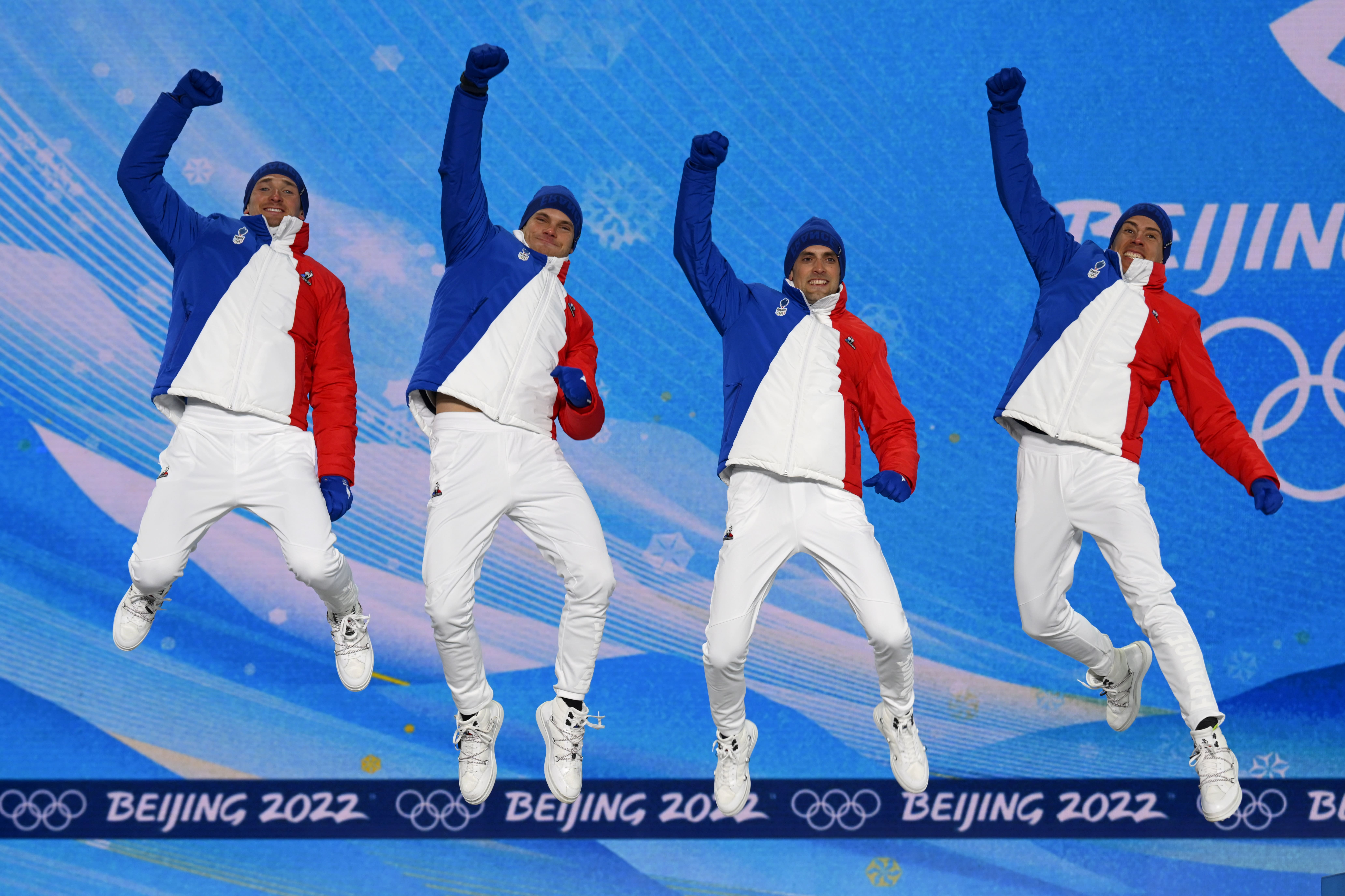 Biathlon relais masculin Pékin 2022 médaille d'argent quentin fillon maillet emilien jacquelin fabien claude simon desthieux