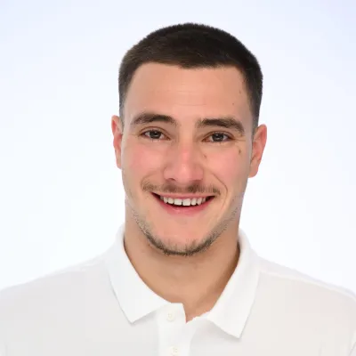 Portrait d'Enzo GUEBEY, athlète en hockey-sur-glace