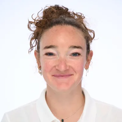 Portrait de Lou JEANMONNOT, athlète en biathlon