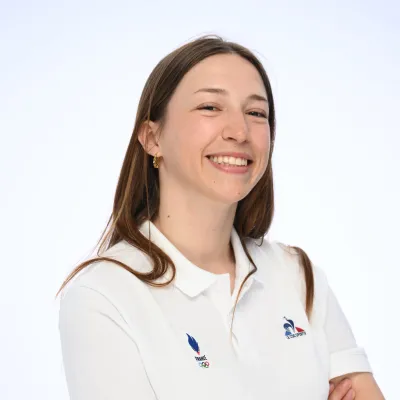 Portrait de Léa CASTA, athlète en snowboard cross