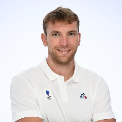 Portrait d'Emilien CLAUDE, athlète en biathlon