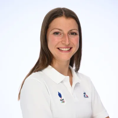 Portrait de Joséphine PAGNIER, athlète en saut à ski