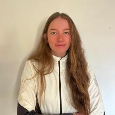 Portrait de Léonie PERRY, athlète en ski de fond