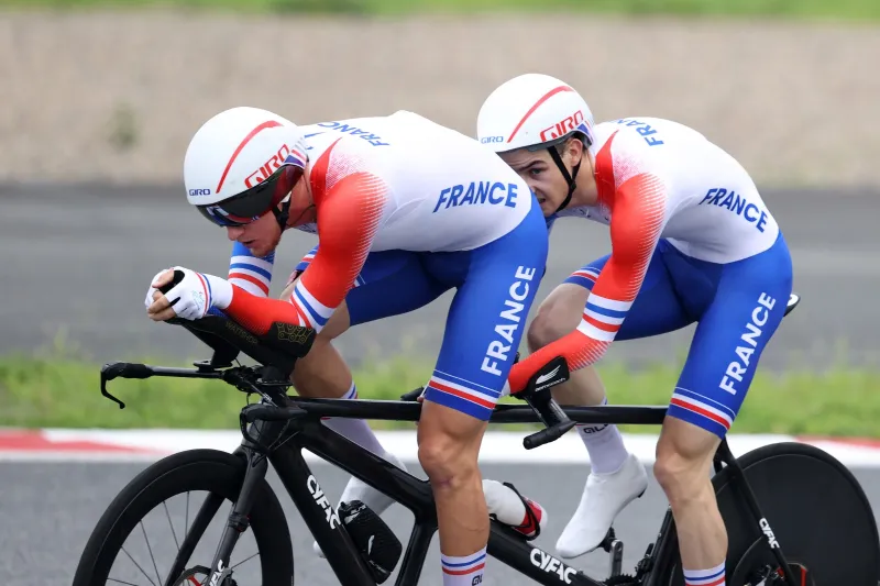 Champions paralympiques à 45km/h !