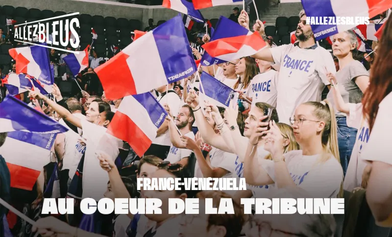 La tribune Allez les Bleus en feu au match France-Vénézuela ! 