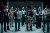 Visuel de la campagne “Le retour du frisson“ pour les Jeux de Milan-Cortina avec Arthur Bauchet, Emily Harrop, Adam Siao Him Fa, Benjamin Daviet, Perrine Laffont, Alexis Pinturault, Cécile Hernandez et Quentin Fillon Maillet 
