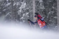 Camille Bened, athlète en biathlon en action