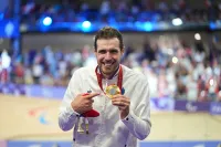 Foulon doré, Léauté double médaillé, Le Rousseau bronzé