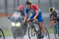 Alexandre Léauté tout "bronzé" malgré la pluie