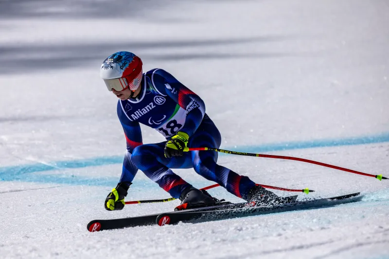 Arthur Bauchet lors de la descente aux Jeux Paralympiques de Milan-Cortina 2026