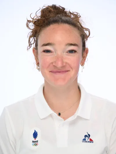 Portrait de Lou JEANMONNOT, athlète en biathlon