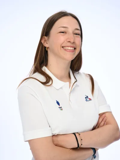 Portrait de Léa CASTA, athlète en snowboard cross