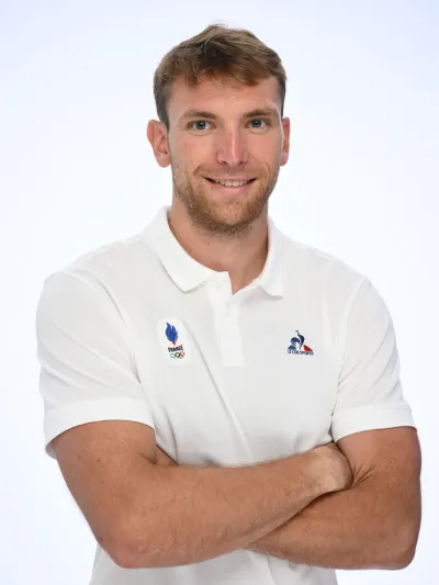 Portrait d'Emilien CLAUDE, athlète en biathlon