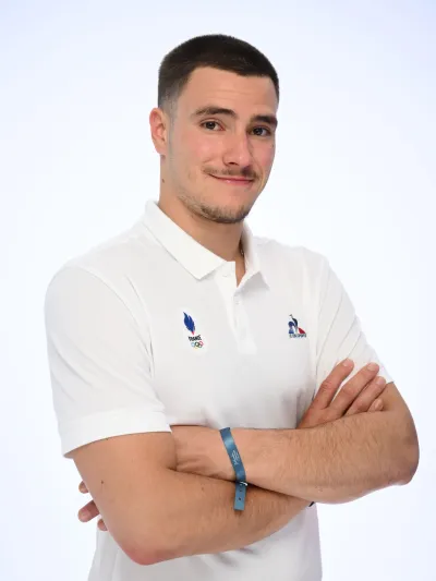 Portrait d'Enzo GUEBEY, athlète en hockey sur glace