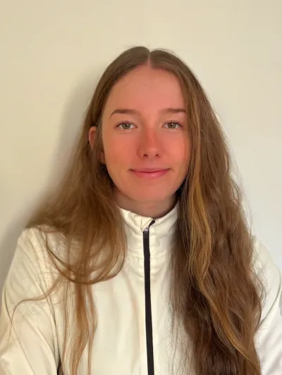 Portrait de Léonie PERRY, athlète en ski de fond