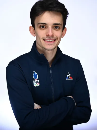 Sam Avezou